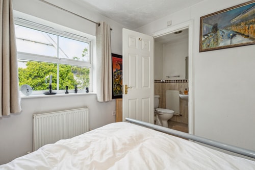 Urban Oasis - Modern 2B/2B Retreat Near Nature 7 Hello Guest