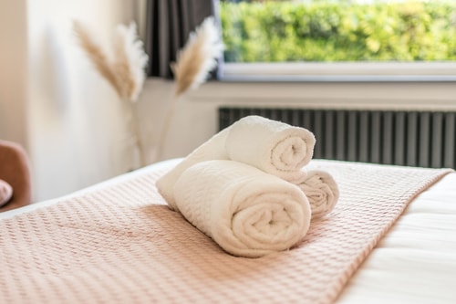 Spacious 1BR Flat in Wanstead: Garden & Comfort 5 Hello Guest