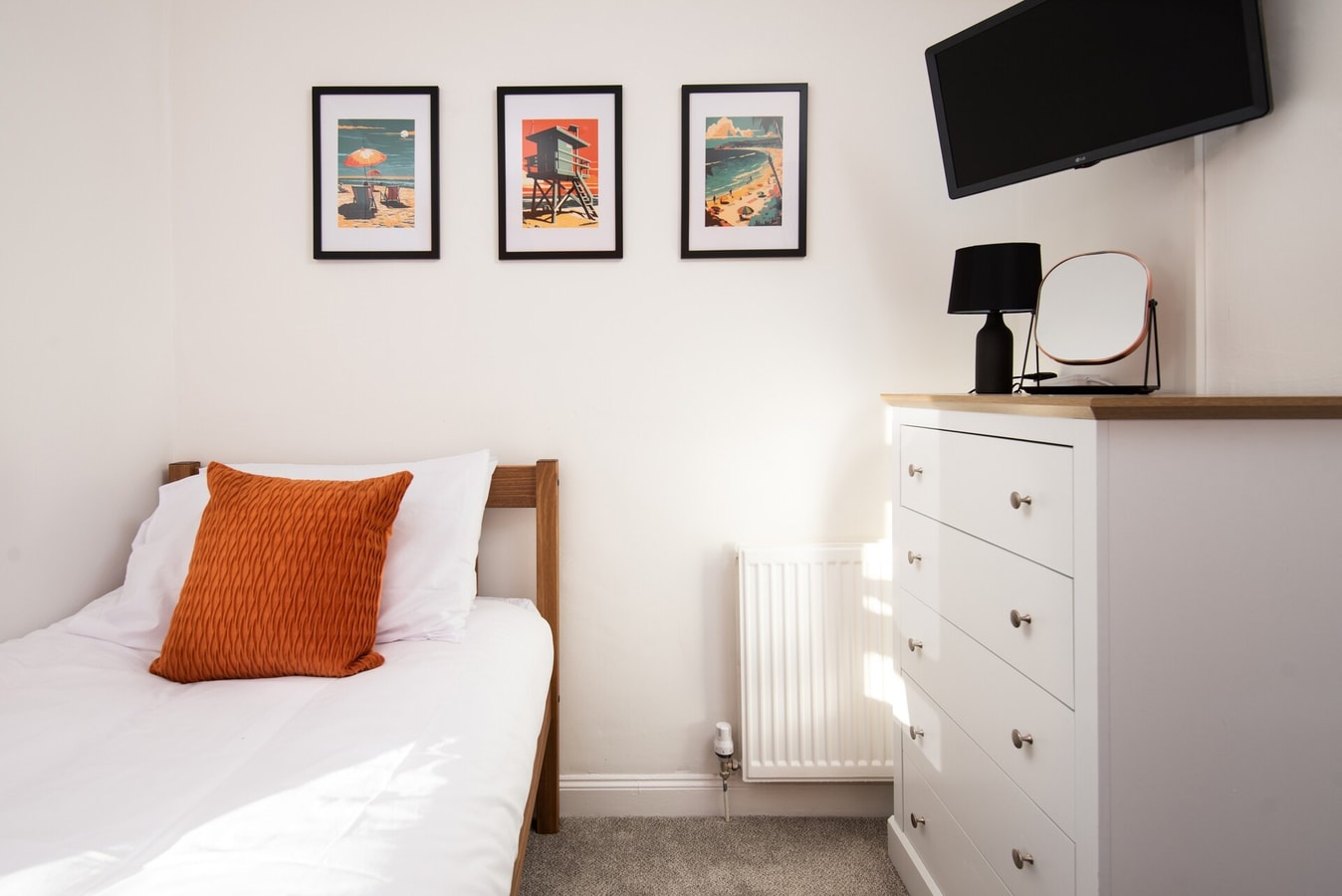 T&J House in Eyemouth: Cozy Coastal Retreat 9 Hello Guest