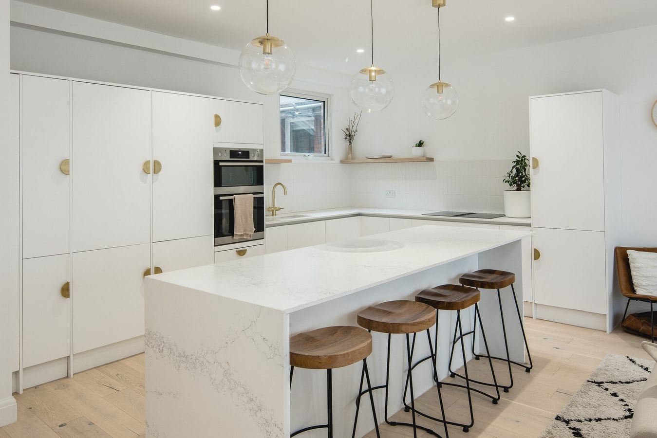 Elegant 2 Bedroom Apartment in Fulham 11 Hello Guest