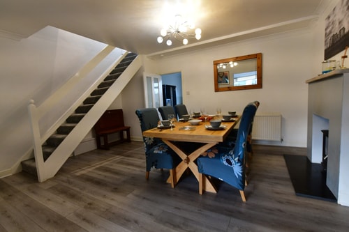 2BD Garden Home - A Short Walk to Stonehenge 21 Hello Guest