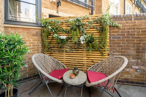 Serene Garden Flat - Steps from Tower Bridge 31 Hello Guest