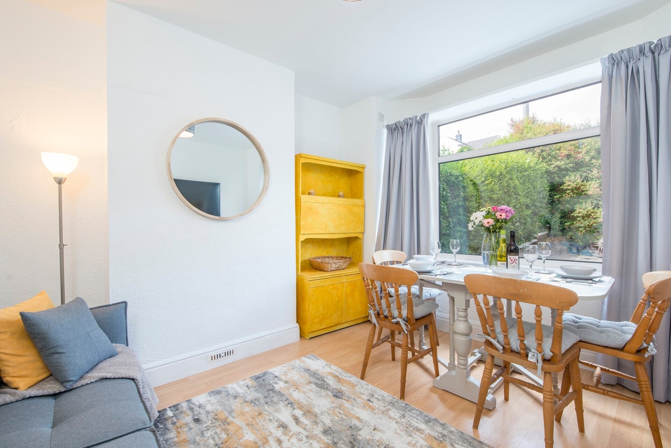 2BD Holiday Home Stunning views of the Sea & Gower 21 Hello Guest