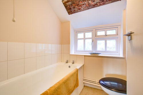 Charming Hilltop Cottage with Panoramic Views 12 Hello Guest