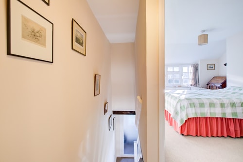 Charming Hilltop Cottage with Panoramic Views 8 Hello Guest