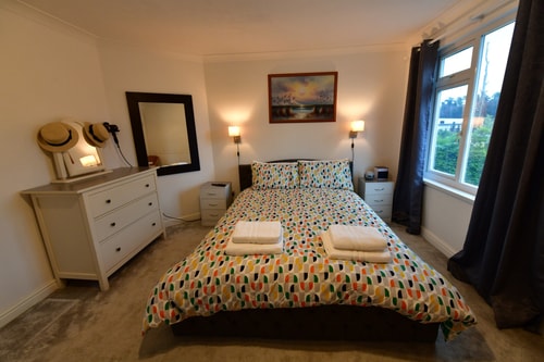 2BD Garden Home - A Short Walk to Stonehenge 6 Hello Guest