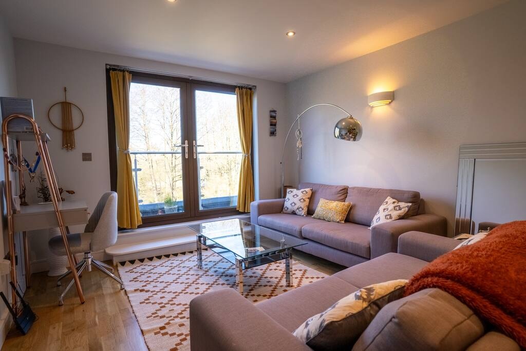 Surrey Hills Escape: Riverside Walks & Quick Links 5 Hello Guest