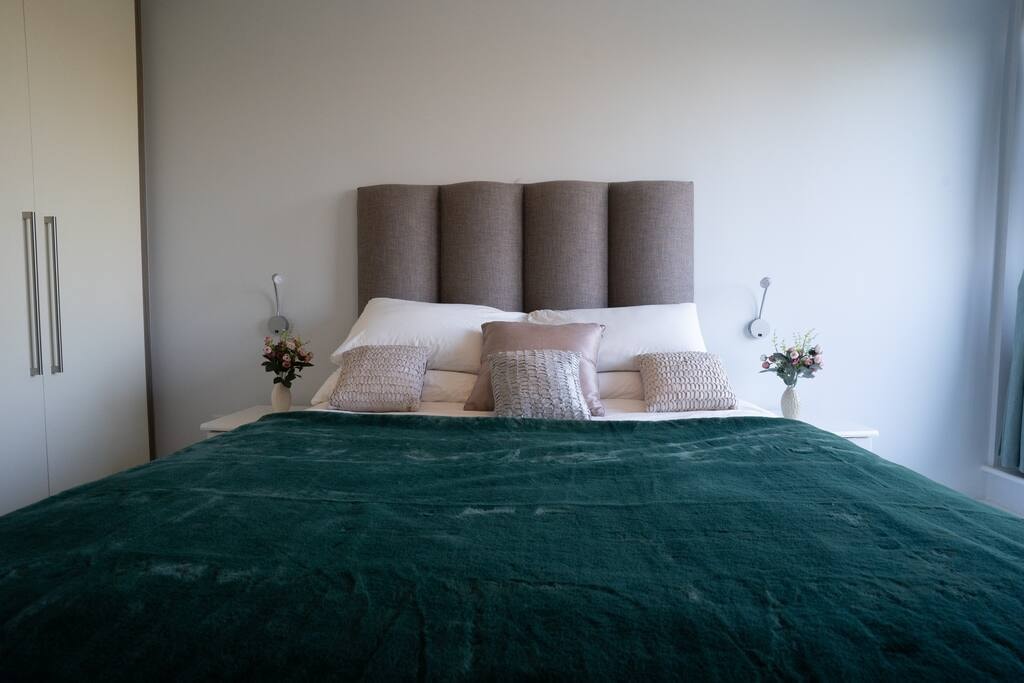 Surrey Hills Escape: Riverside Walks & Quick Links 10 Hello Guest