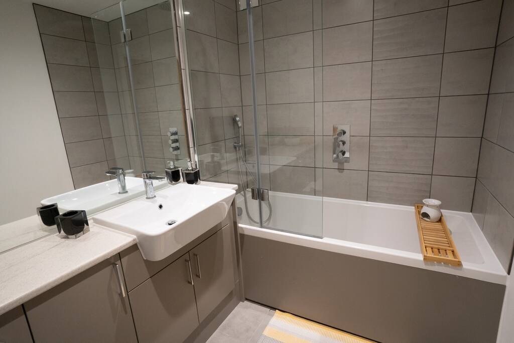 Surrey Hills Escape: Riverside Walks & Quick Links 11 Hello Guest