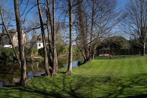 Surrey Hills Escape: Riverside Walks & Quick Links 17 Hello Guest