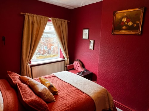 Robin’s Hollow: 2BD Home Near Wrexham AFC 17 Hello Guest