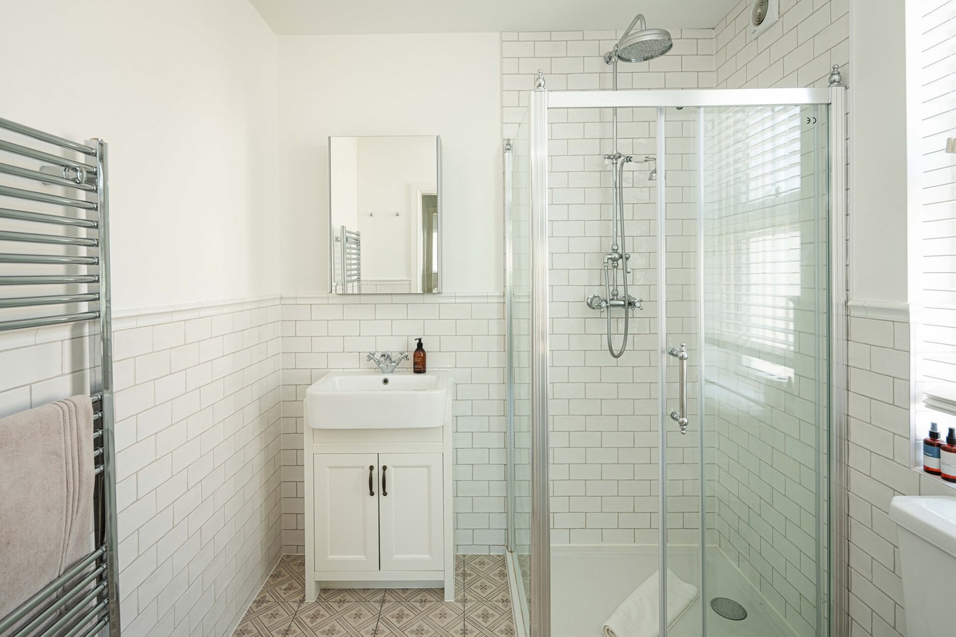 Stylish Crouch End 2B2B Flat - Sleeps 4 14 Hello Guest