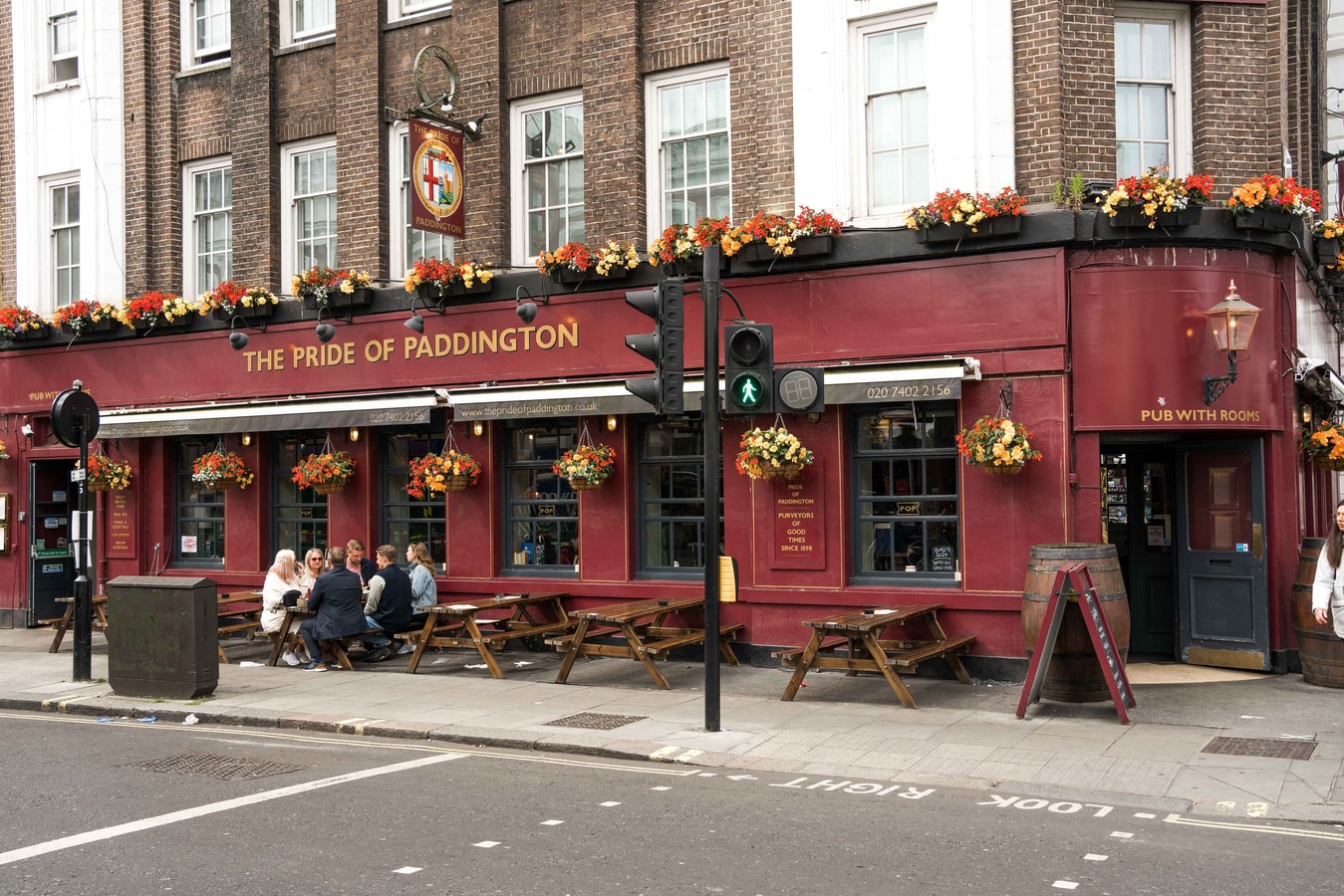 Quirky & Cosy 2BD Mews Flat in Paddington 29 Hello Guest