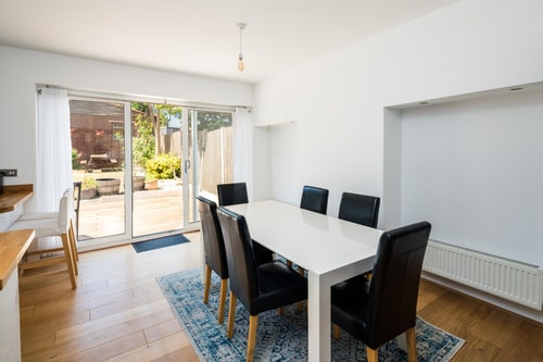 Elegant 2BD House with Garden and Decked Patio 11 Hello Guest