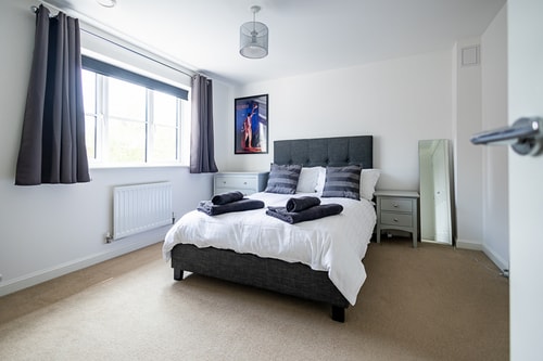 Spacious 4BD Home with Patio garden, BBQ & Parking 6 Hello Guest