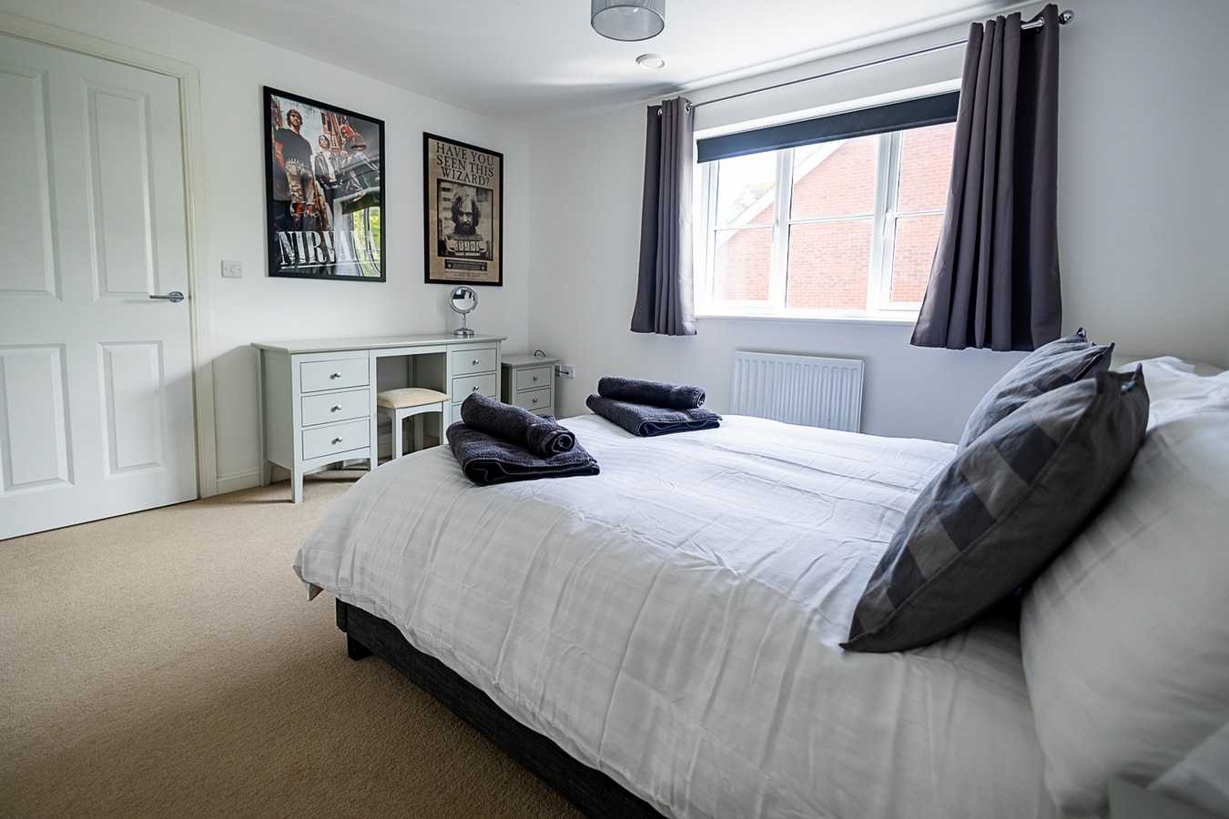 Spacious 4BD Home with Patio garden, BBQ & Parking 7 Hello Guest