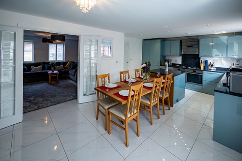 Spacious 4BD Home with Patio garden, BBQ & Parking 10 Hello Guest