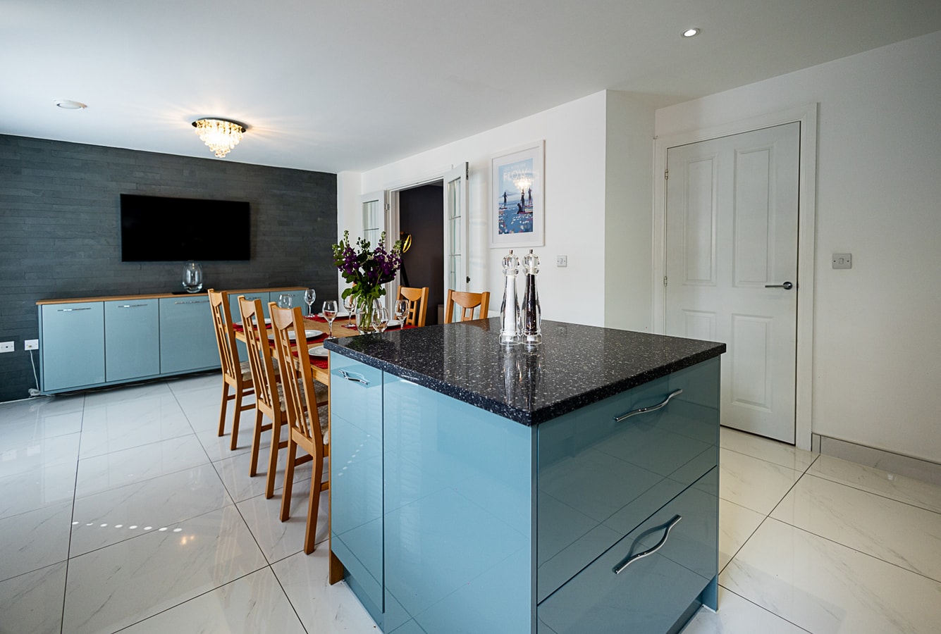 Spacious 4BD Home with Patio garden, BBQ & Parking 11 Hello Guest