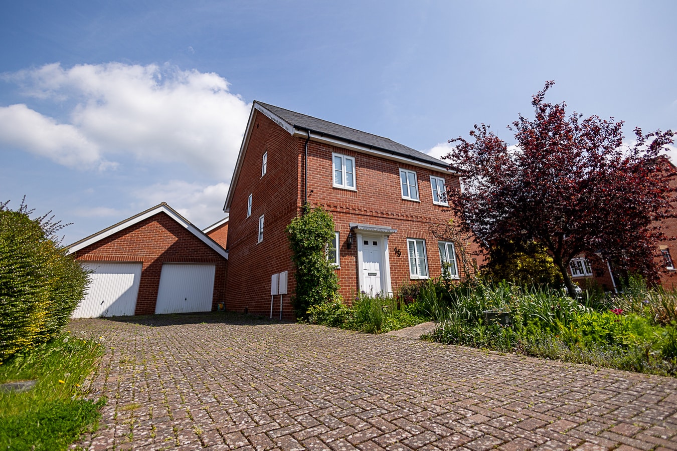 Spacious 4BD Home with Patio garden, BBQ & Parking 32 Hello Guest