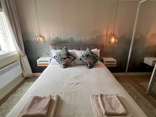 Modern and Bright 1BD Apartment in Lewes, Sussex 4 Hello Guest