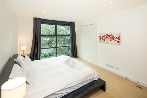 Superfast Broadband 2BD City Flat Farringdon 11 Hello Guest