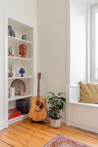 Edinburgh Castle Views! Stylish 2BD Flat, Sleeps 4 2 Hello Guest