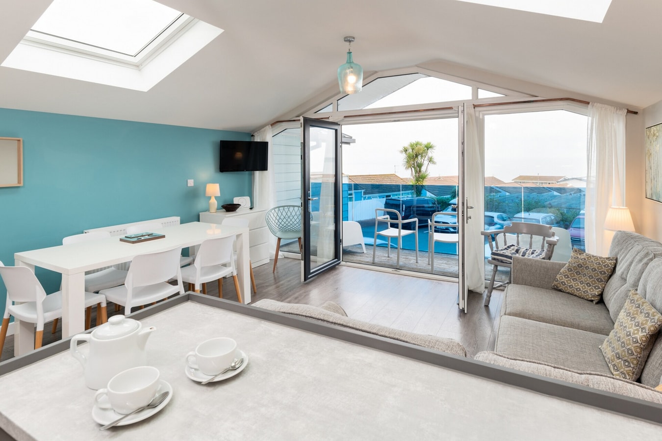 Seaside 3BD Retreat with Balcony & Stunning Views 7 Hello Guest