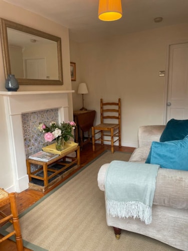 Historic Cottage in Heart of Farnham nr the Castle