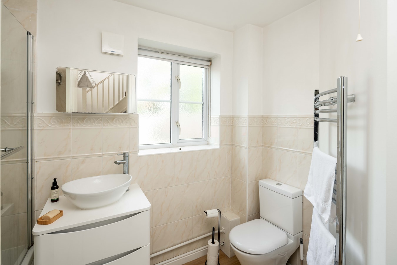 Loughton Hideaway: Cozy 1BD Near Tube & Nature 15 Hello Guest