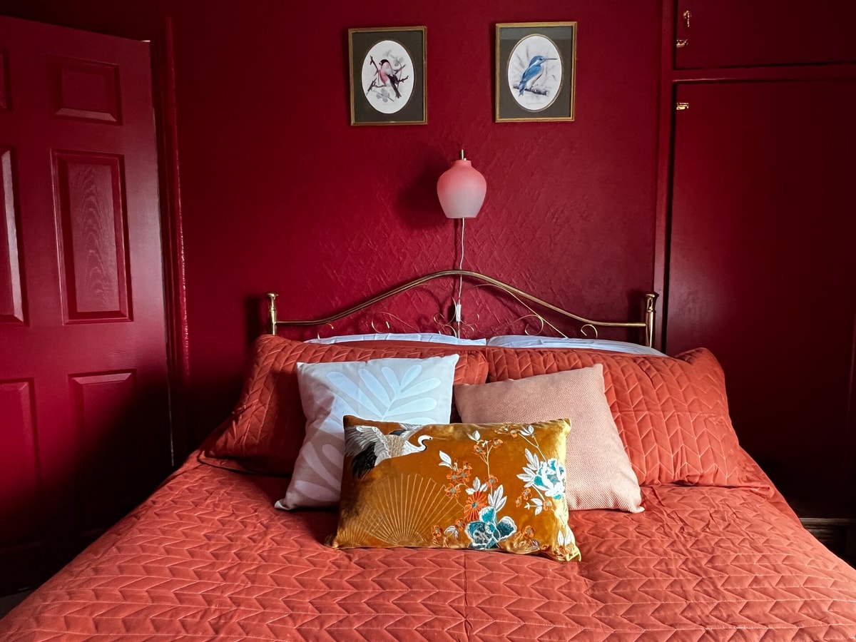 Robin’s Hollow: 2BD Home Near Wrexham AFC 16 Hello Guest