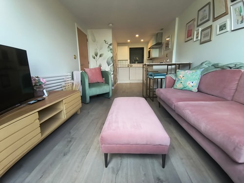 Bright City Centre Apartment & Stunning Views
