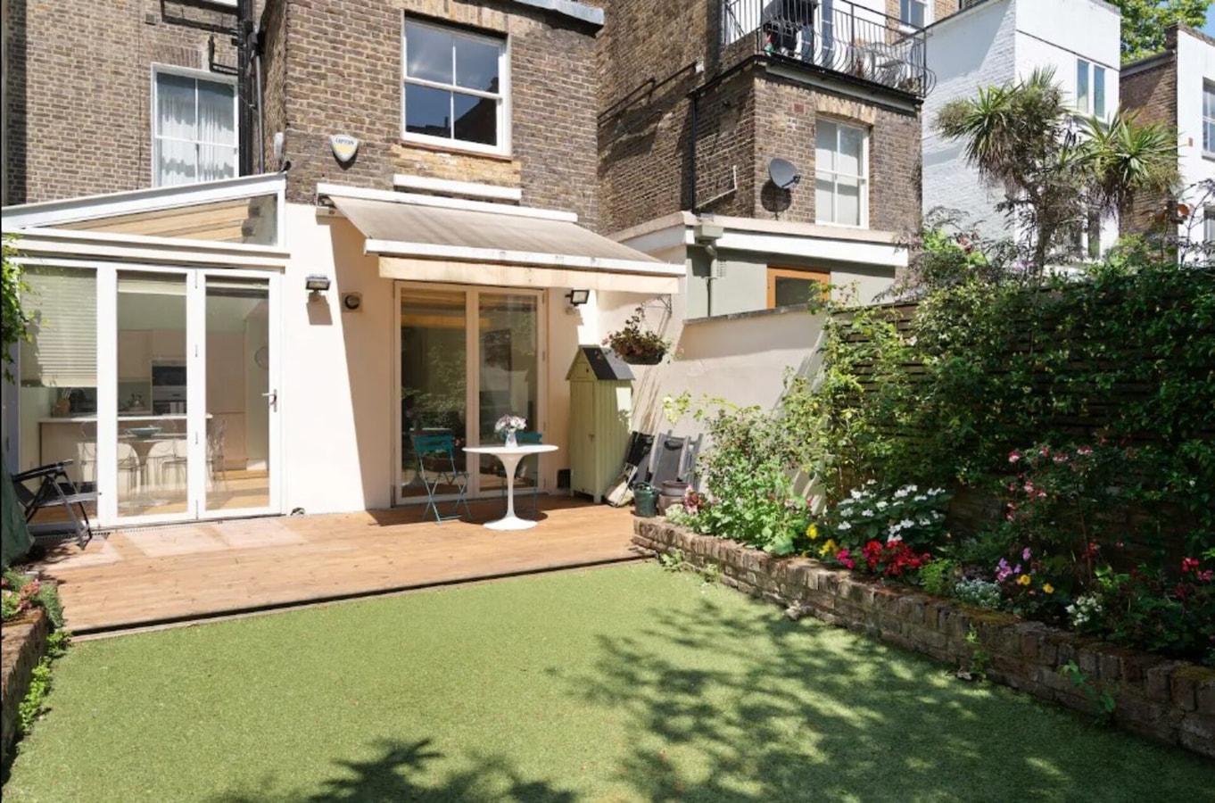 Beautiful 2-Bed Notting Hill Apt with Garden 14 Hello Guest
