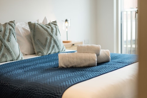 Modern 2 bed Flat Near O2 & Canary Wharf 14 Hello Guest