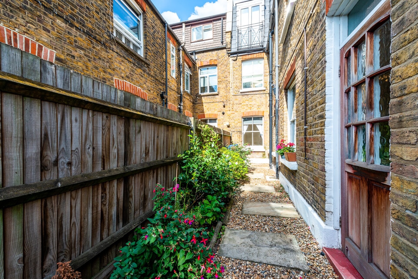 West London Gem Chic 1BD Patio Flat Retreat 23 Hello Guest