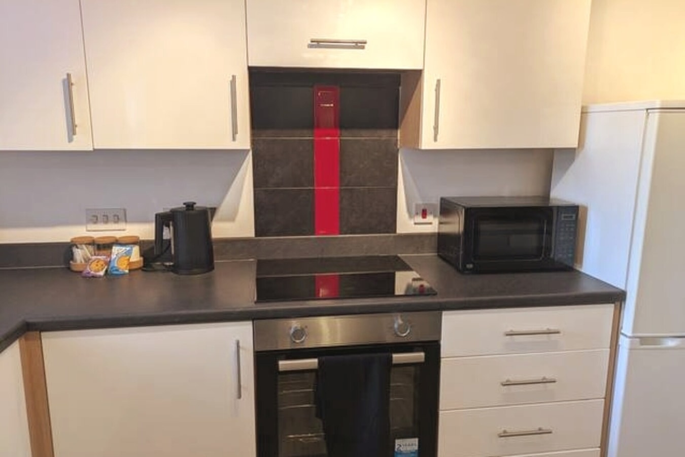 Ground Floor Apartment - Cloisters Coastal Escape 13 Hello Guest