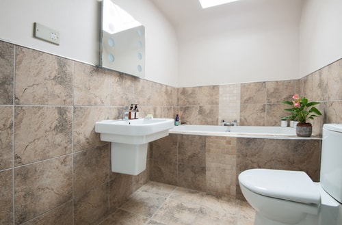 Charming 2 Bedroom Flat in the Heart of Kirriemuir 16 Hello Guest