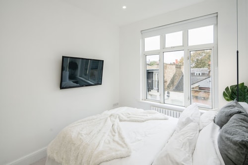 Elegant 2 Bedroom Apartment in Fulham 17 Hello Guest