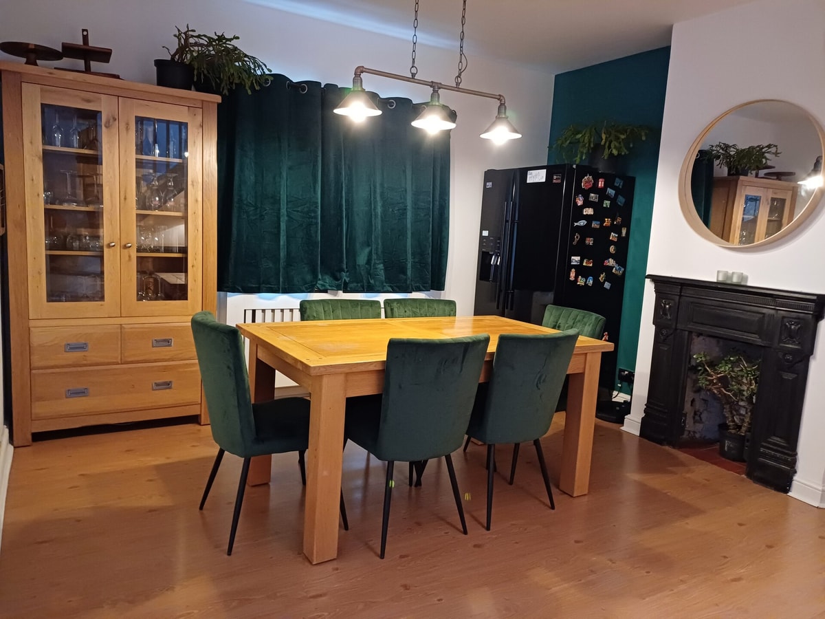 Charming 4B Bungalow w/ Garden Near Beach & Downs 12 Hello Guest