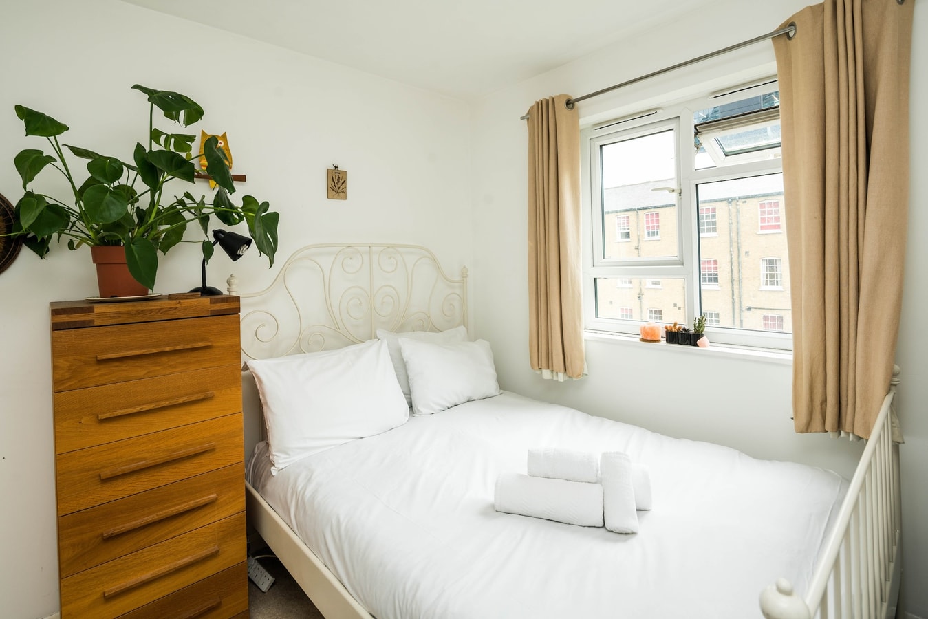 2BD Stylish Home w/t Grand Piano Central London 17 Hello Guest