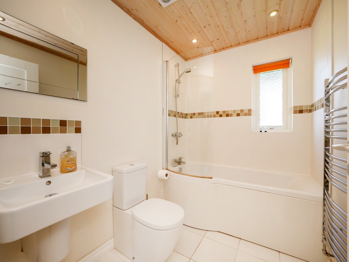 Luxury Lodge w/ Hot Tub on 400-Acre Estate 5 Hello Guest