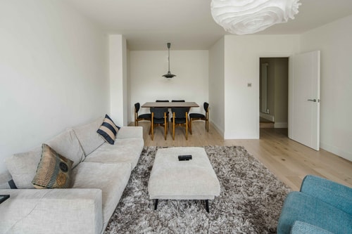 Stylish 2 Bedroom / 2 Bath in Notting Hill 1 Hello Guest