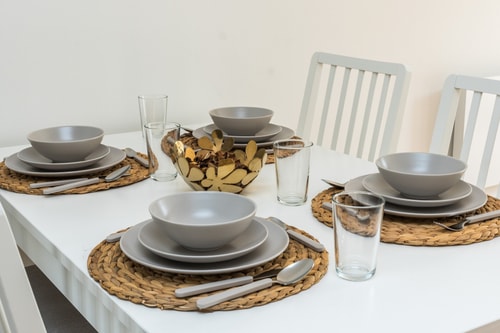 Sleek and Stylish 2BD Home with a Garden Anerley 4 Hello Guest