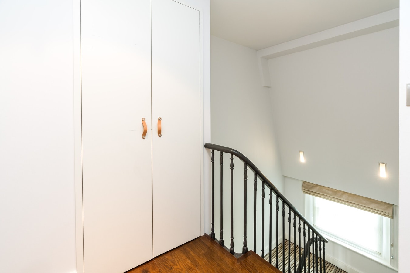 A Stunning Three Bedroom Home in Mayfair 10 Hello Guest