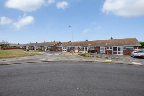 Amazing Beachside 2BD Family Home with Garden 21 Hello Guest