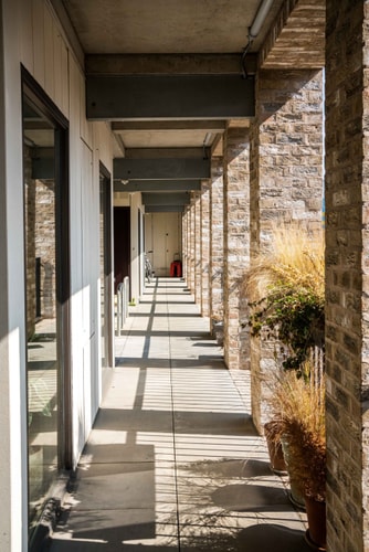 Shiny & Comfy stay with Underground links nearby! 14 Hello Guest