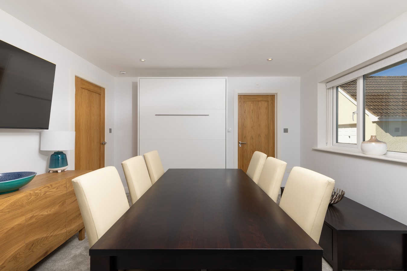 Spacious 4BD Smart Home in Idyllic Rural Setting 14 Hello Guest