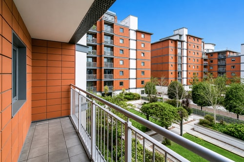 Modern 3BR Stay with Lift Access