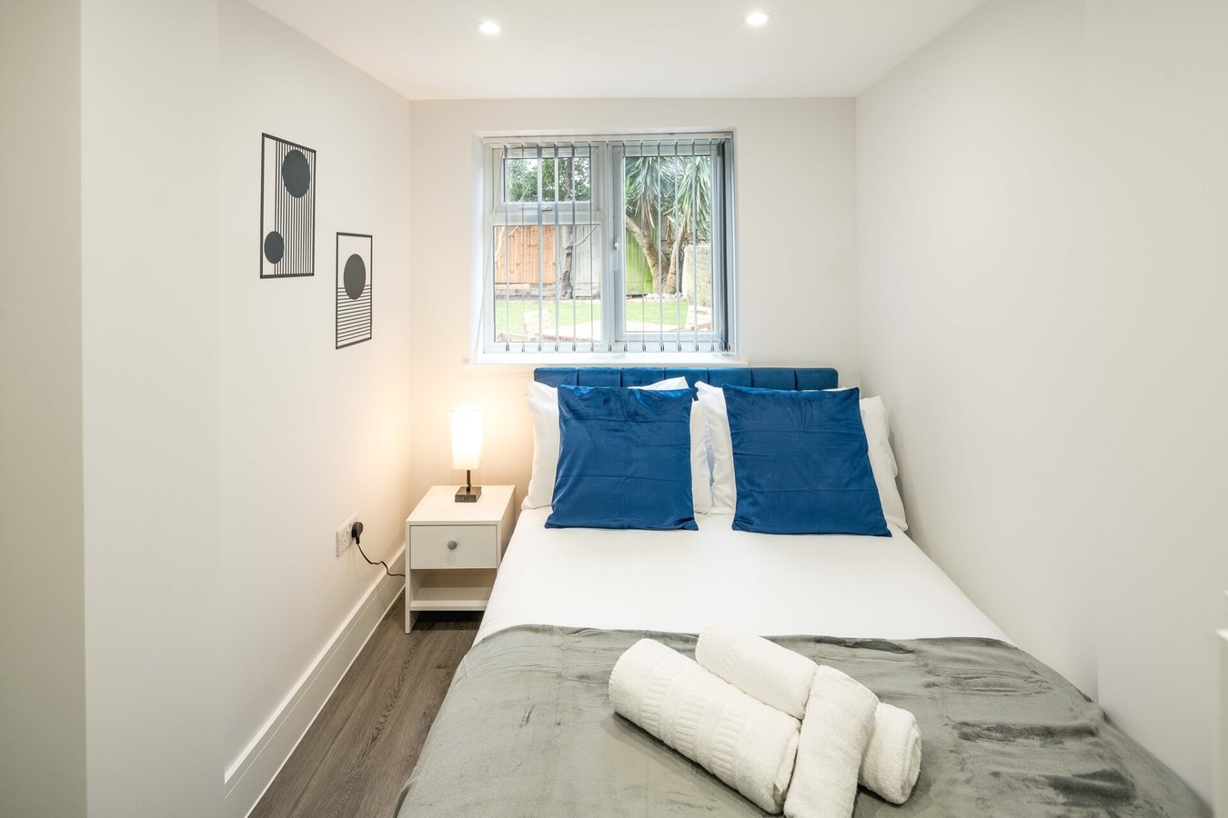 Modern 2B Home with Private Backyard & Fast WiFi 15 Hello Guest