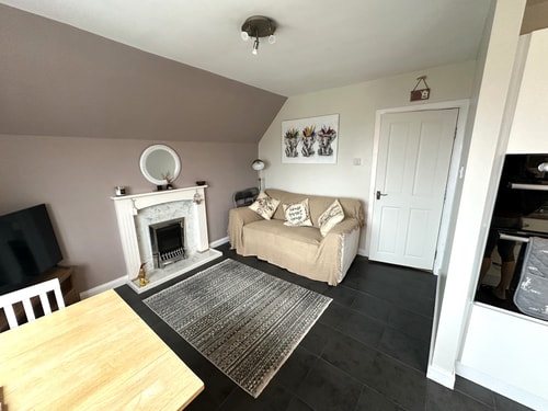 Bright Seaside Apartment with Stunning River Views 7 Hello Guest