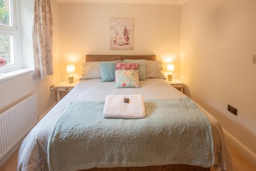 Modern 2-Bed Flat in Tavistock Centre 10 Hello Guest